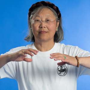 Dr. chin. Ching Gebauer, TCM-Fachärztin und Qi Gong-Meisterin der Kampfsportschule Aarau