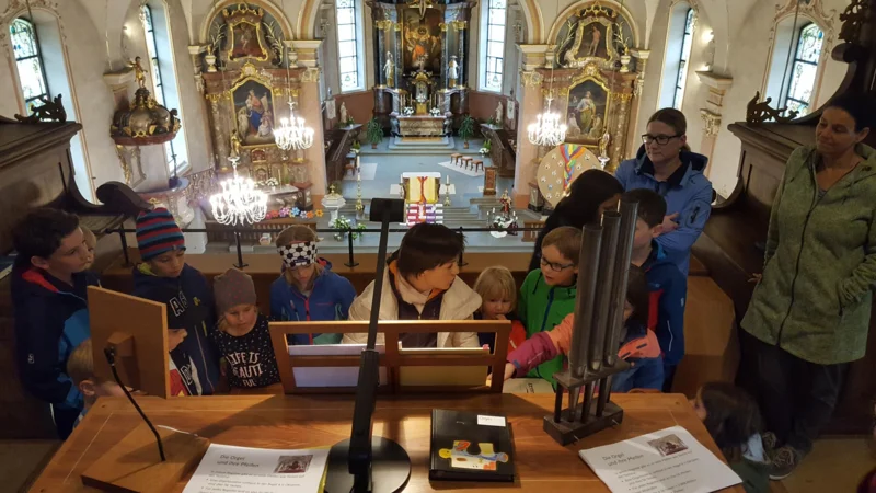 Kirchenführung mit Frauengemeinschaft