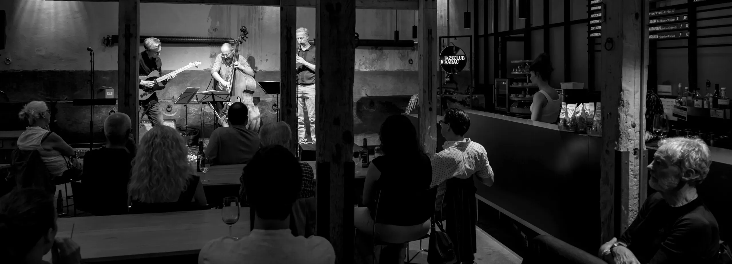 LEIPOLD – BUCHER – LO BIANCO
Jazzclub Aarau

Jürg Bucher: Klarinette Samuel Leipold: Gitarre Luca Lo Bianco: Kontrabass