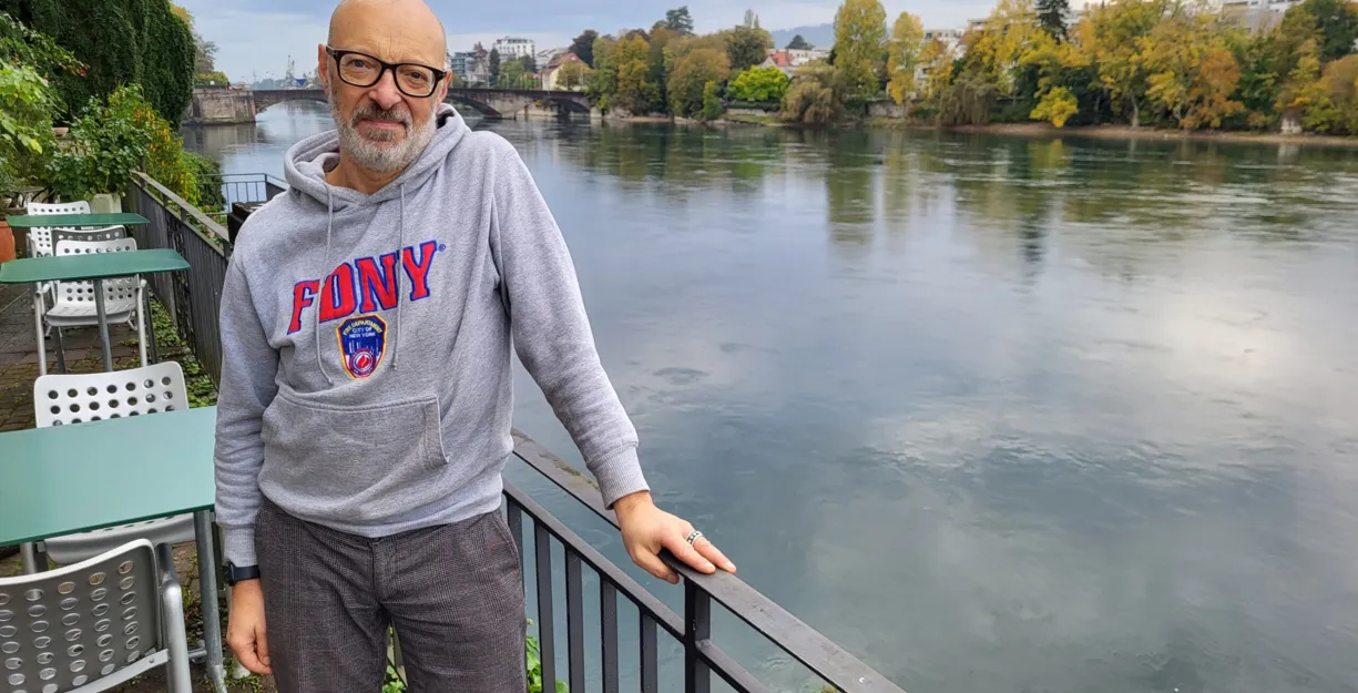 Joey Zimmermann, Schauspieler und Schlaganfallpatient, am Rhein