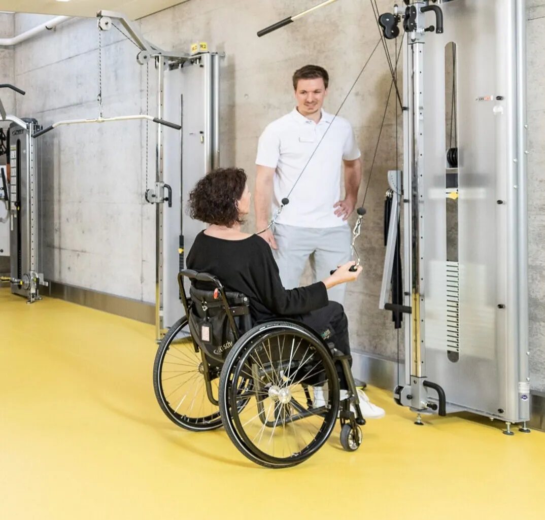 MTT Frau im Rollstuhl