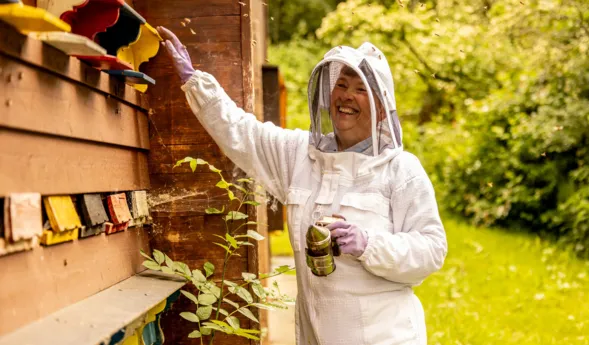 Imkerin und Mitarbeiterin der Reha