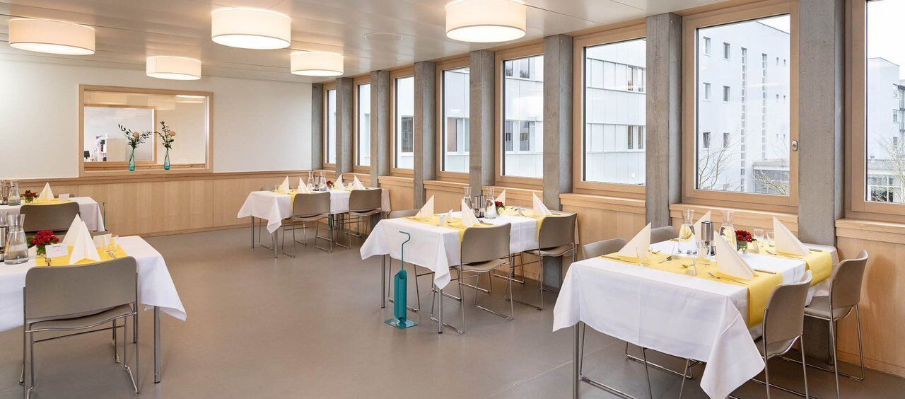 Saal im Patientenrestaurant Luna