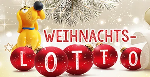 Weihnachtslotto-Logo mit einem gelben Hund und roten Weihnachtskugeln, umgeben von Tannenzweigen und Schneeflocken.