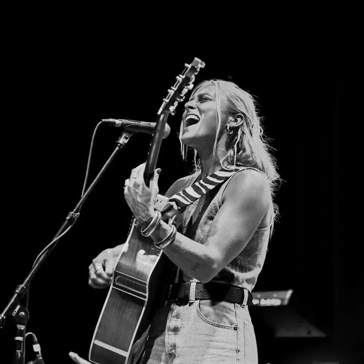 Emily Brimlow live. Emily Brimlow live.