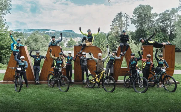 Das Biketrüppli rund um Sämi Sommerhalder war begeistert von den Möglichkeiten in Aarau. Das Biketrüppli rund um Sämi Sommerhalder war begeistert von den Möglichkeiten in Aarau.