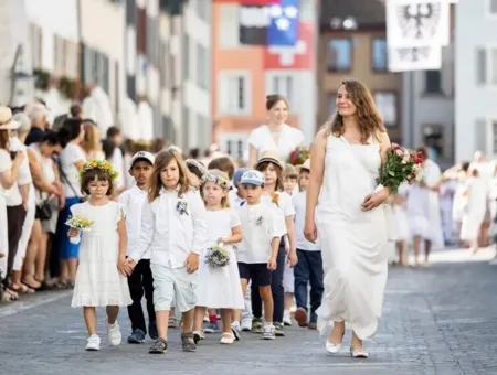 Maienzug: Brunnenführungen und Bändelitausch ab 23. Juni