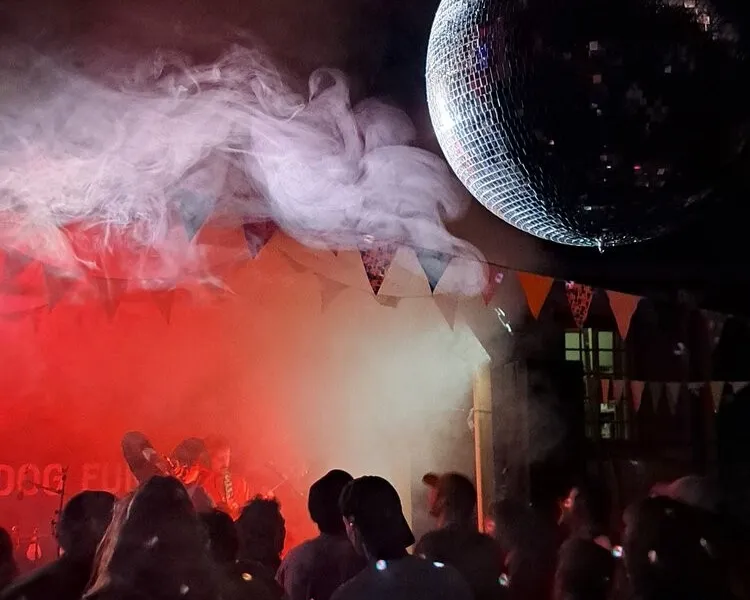 Chilbi & Chaos – Minifestival in der Bar im Stall