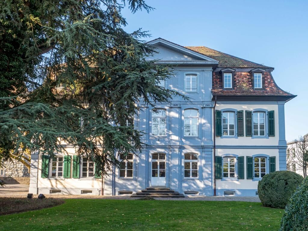 Heute beherbergt das Haus zum Schlossgarten im Erdgeschoss die Ausstellungsräume des Forum Schlossplatz.