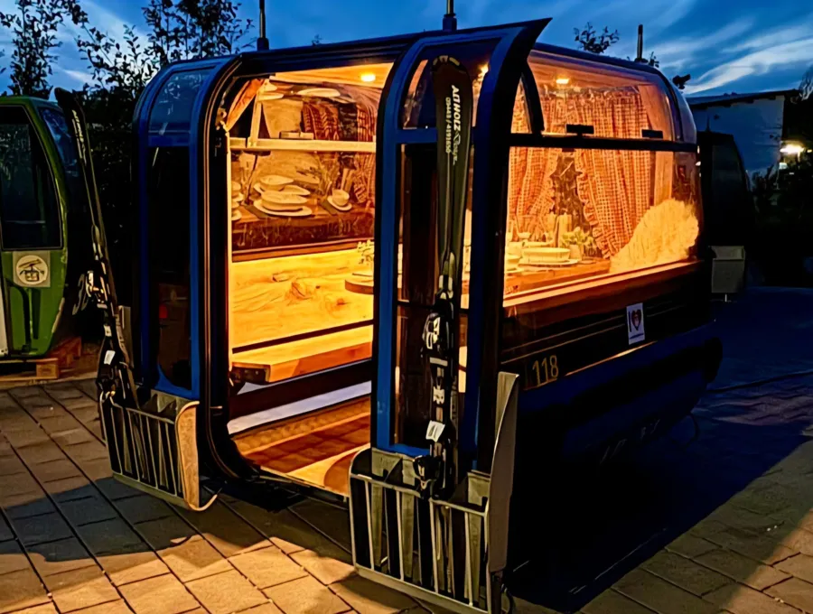 Die Gondeli auf dem Schlossplatz laden zum gemütlichen Zusammensein ein. Die Gondeli auf dem Schlossplatz laden zum gemütlichen Zusammensein ein.