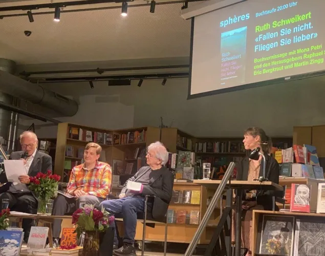 Fallen Sie nicht. Fliegen Sie lieber. Fallen Sie nicht. Fliegen Sie lieber.