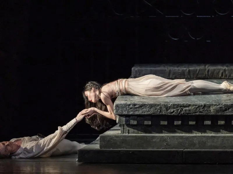 A scene from Romeo and Juliet by Royal Ballet and Opera @ ROH.
(Opening 04-03-25)
©Tristram Kenton 03-25
(3 Raveley Street, LONDON NW5 2HX TEL 0207 267 5550  Mob 07973 617 355)email: tristram@tristramkenton.com