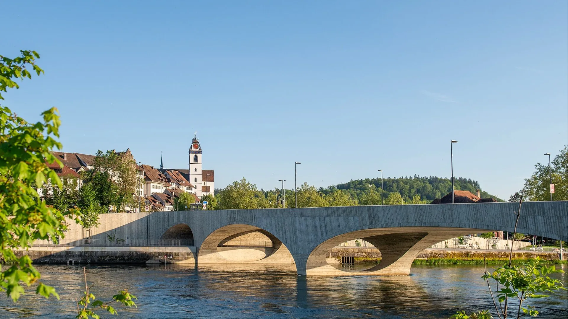 Aarau überrascht Aarau überrascht
