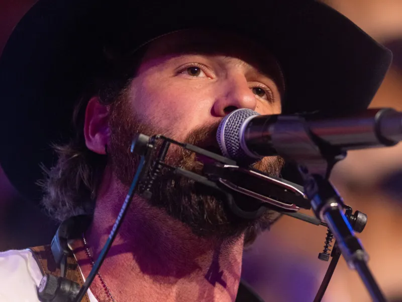 Sawyer Firkins - live i de Bar