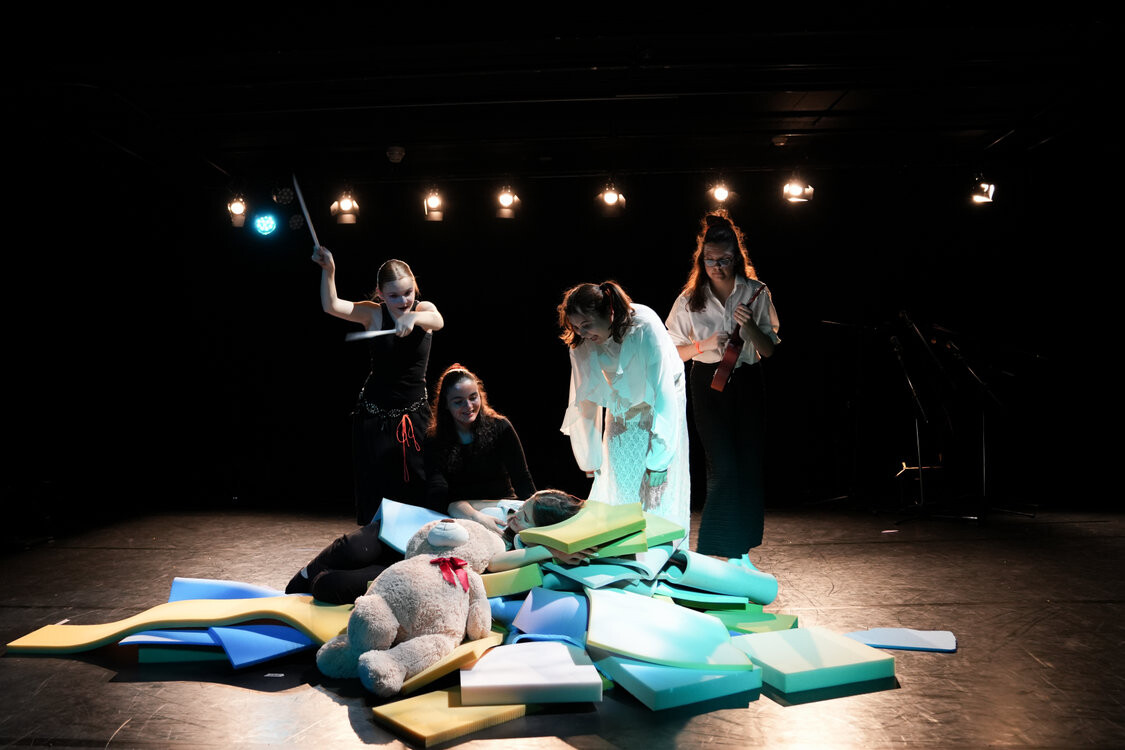 ALL AT ONCE – Spielclub u16