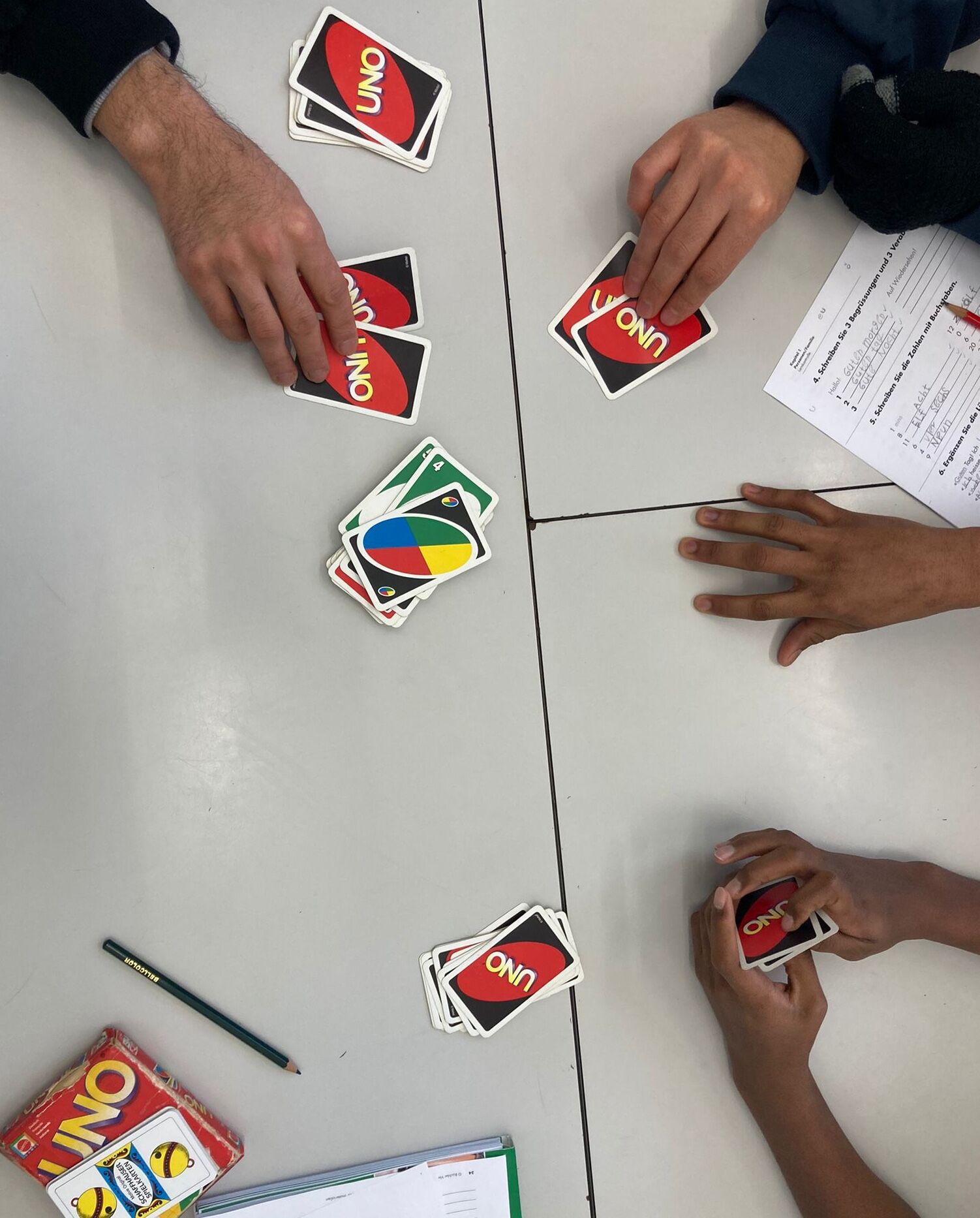 SPIELERISCH UM DIE WELT