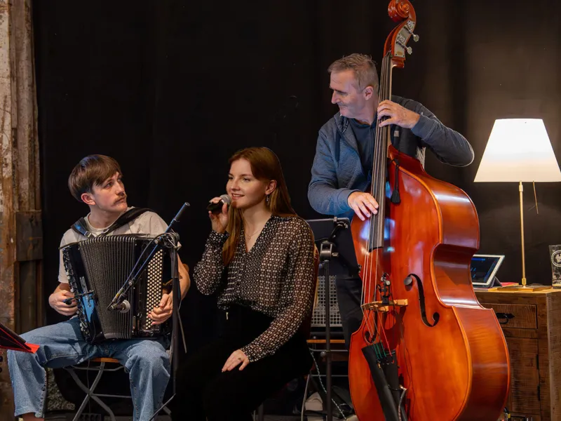 Athanas - Ackermann - Busse-Grawitz  live i de Bar