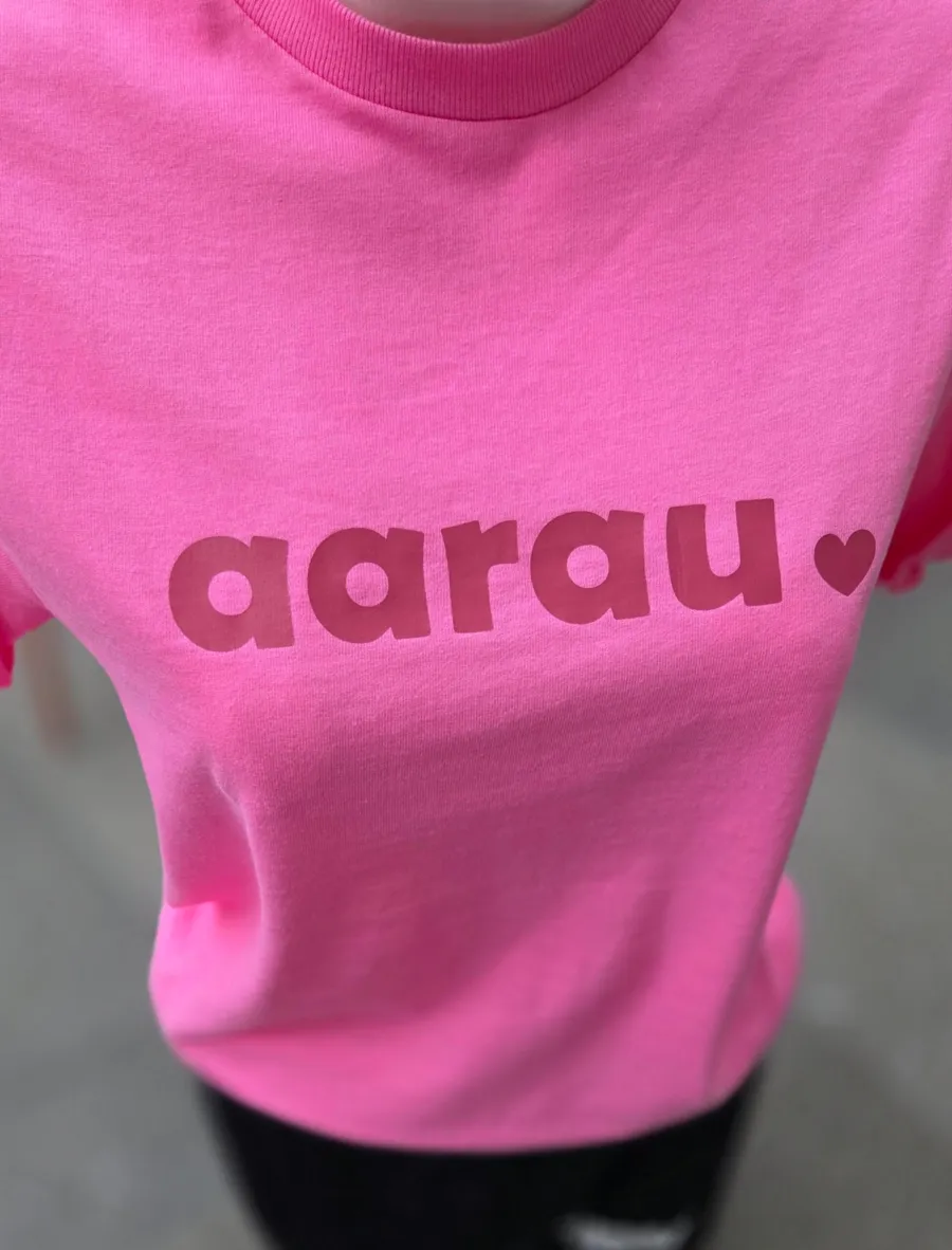 Das Aarau-Shirt gibt es auch in den Farben Blau, Gelb und Lila.