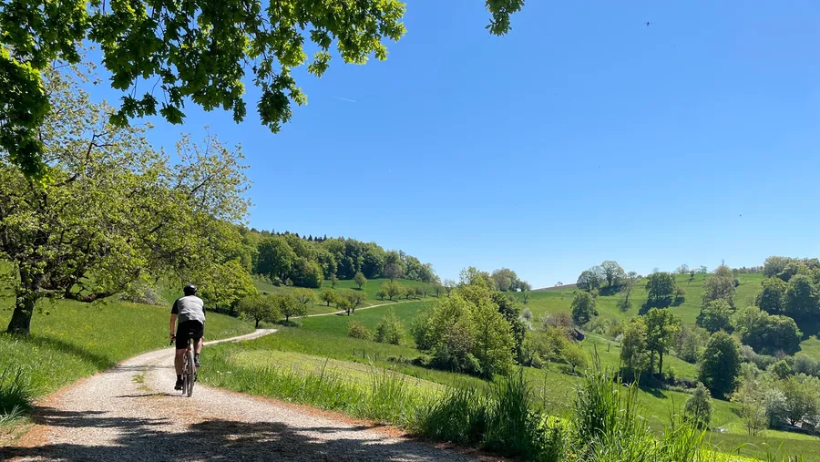 An Auffahrt eine Velotour unternehmen? Wir haben Inspirationen. An Auffahrt eine Velotour unternehmen? Wir haben Inspirationen.
