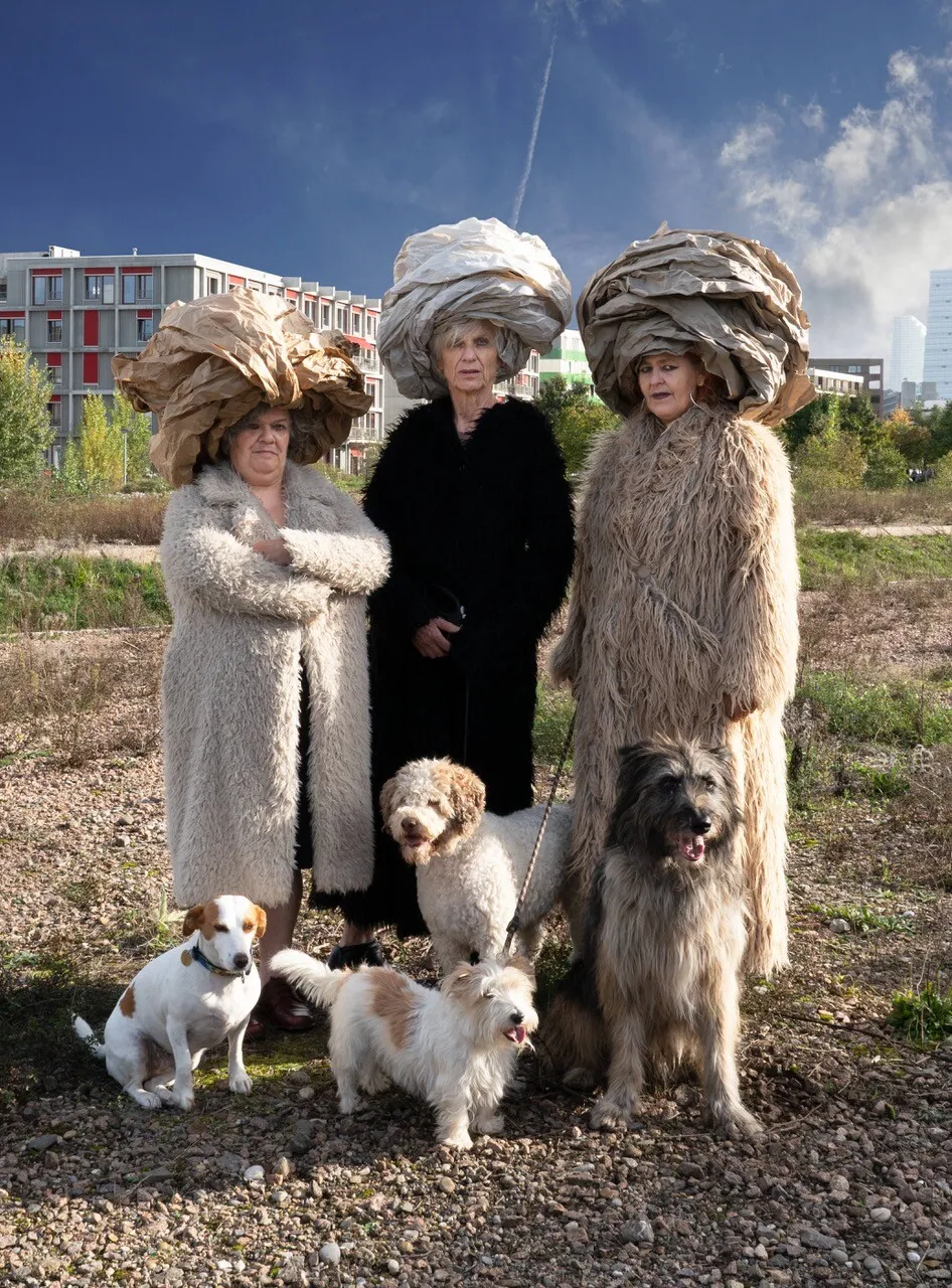 Les Reines Prochaines (CH) – «Scissorhood»