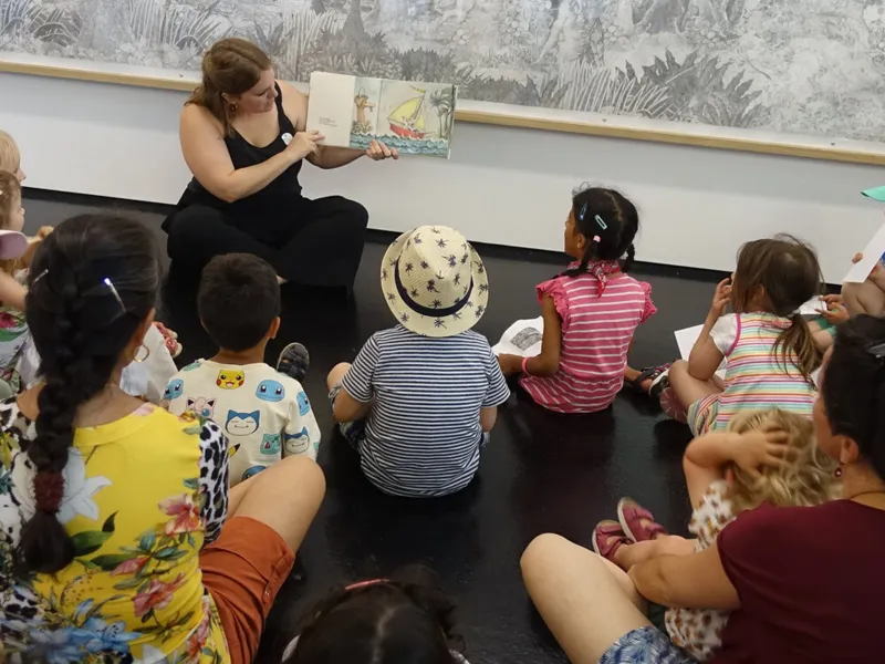 Bilder, Bücher, Brücken. Zum Schweizer Vorlesetag