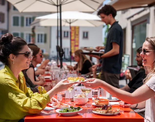 Kaffees, Bars und Restaurants
