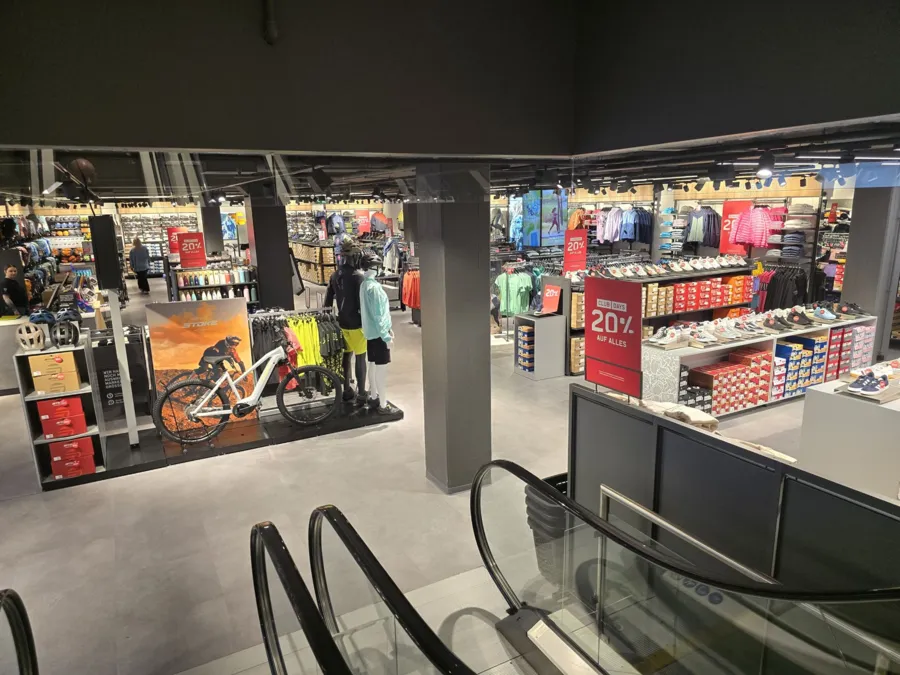 Ochsner Sportbekleidung für jedes Bedürfnis und Sportlerinnen und Sportler jeden Alters. Ochsner Sportbekleidung für jedes Bedürfnis und Sportlerinnen und Sportler jeden Alters.