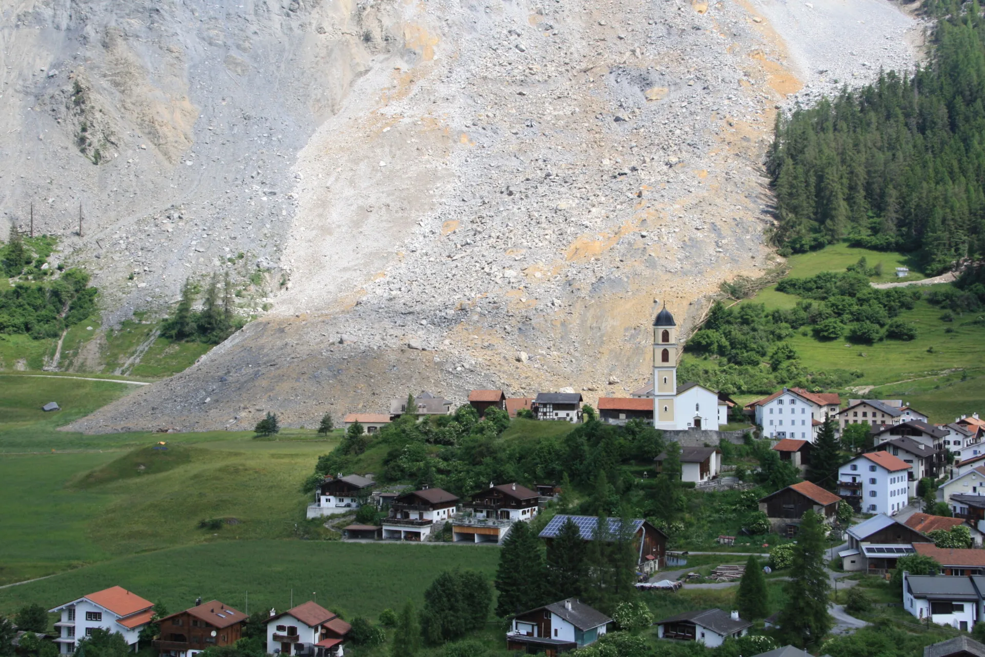 Ursachen und Management der Rutschung von Brienz