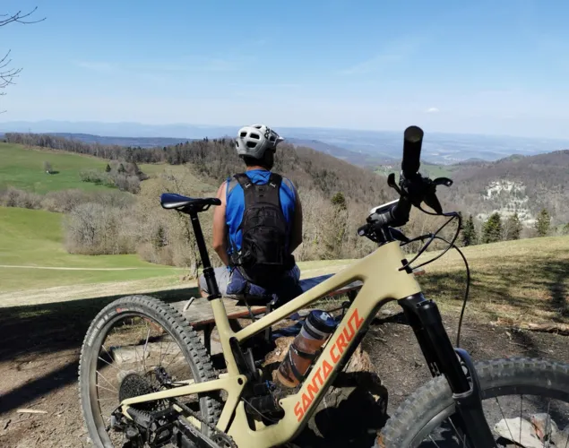 Mountainbike Tour mit Panoramasicht durch den Jura