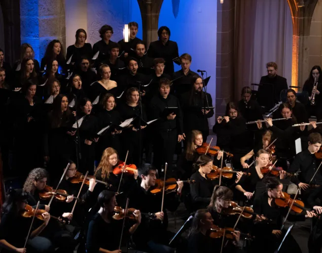 ...und dann setzt das Orchester ein