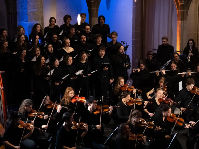 ...und dann setzt das Orchester ein