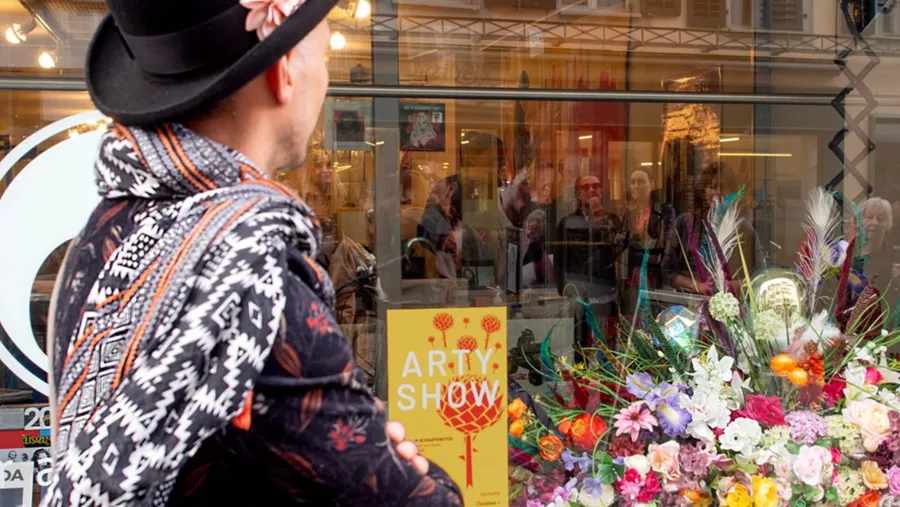 Auf den geführten Rundgängen mehr über Arty Show erfahren.