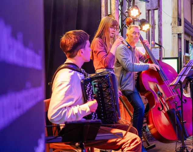 Carte Blanche - Jazz & World mit Stephan Athanas
