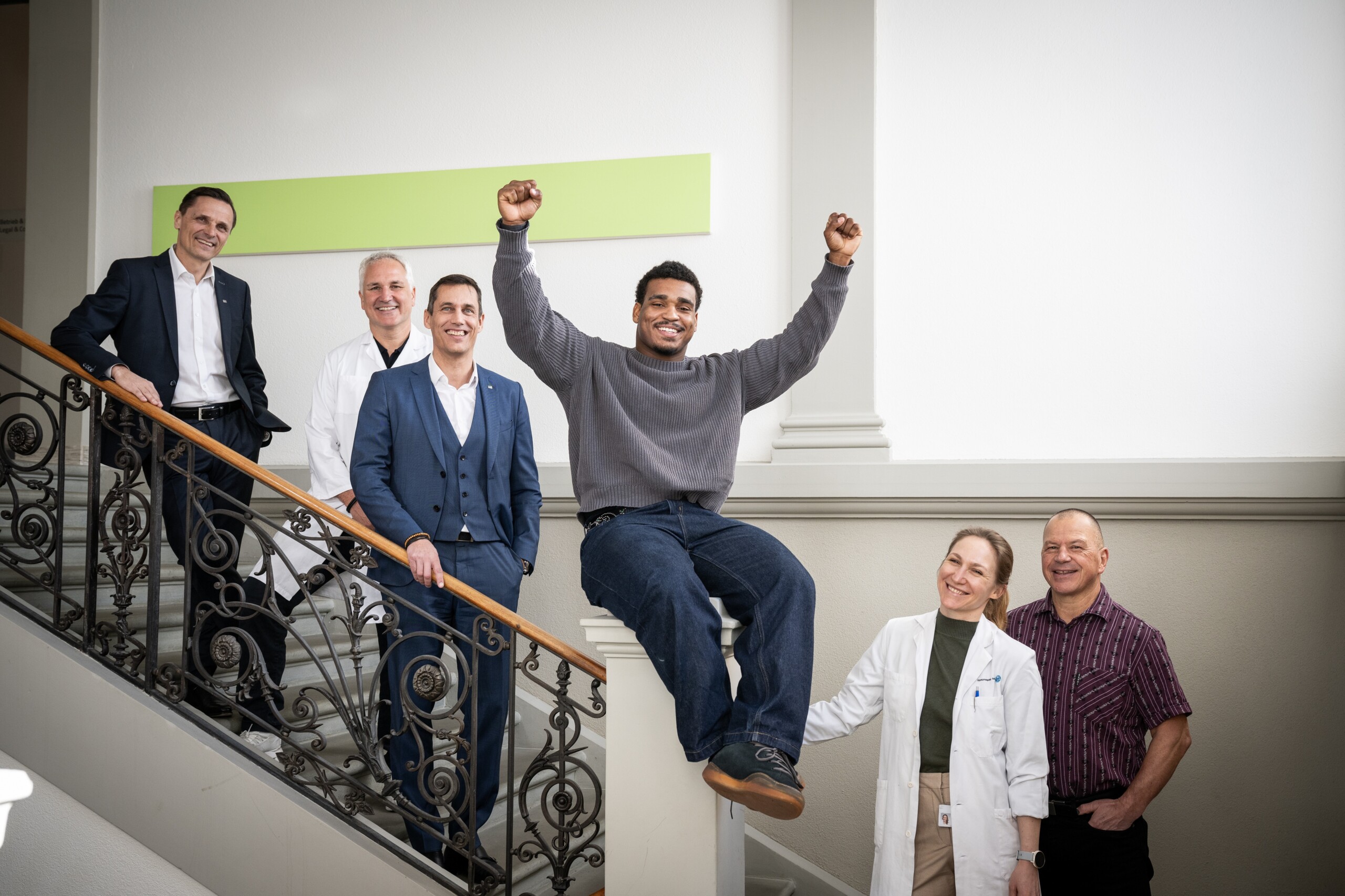 Das Kantonsspital Aarau (KSA) begleitet den 20-jährigen Nachwuchsschwinger Sinisha Lüscher auf seinem Weg zum grossen Ziel.