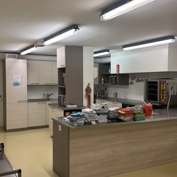 Grosse Küche zu vermieten!