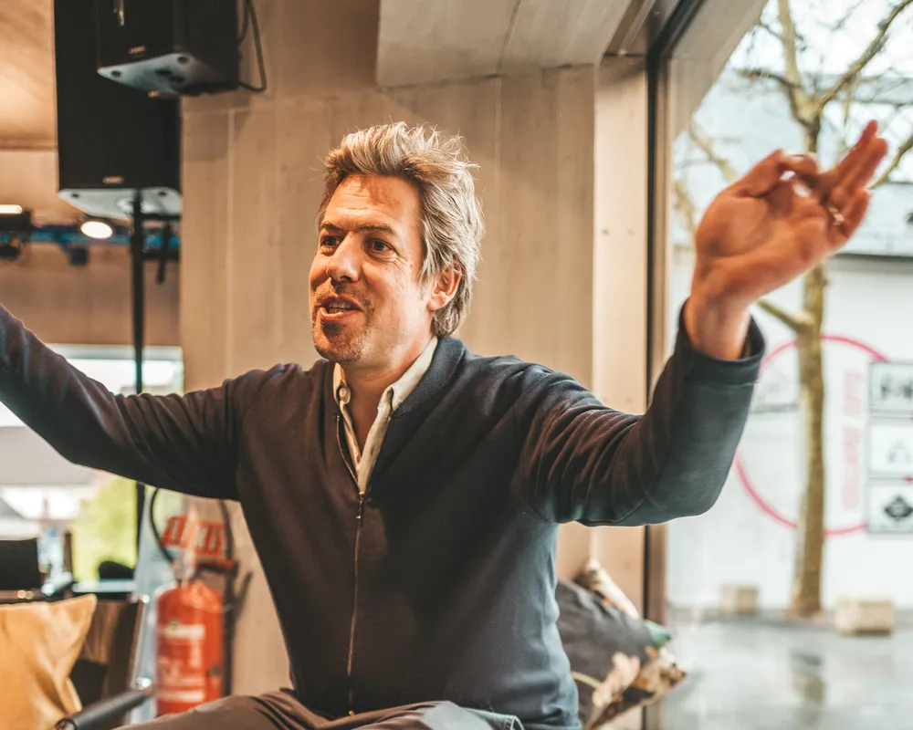 Gekommen, um Barrieren abzubauen