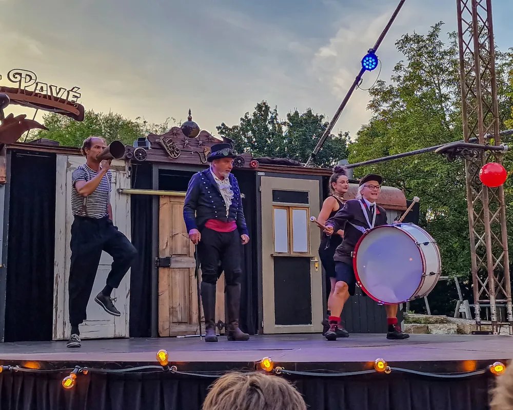 Magisch-unbeschwertes Chaos