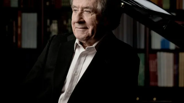 Rudolf Buchbinder
Photo: Marco Borggreve