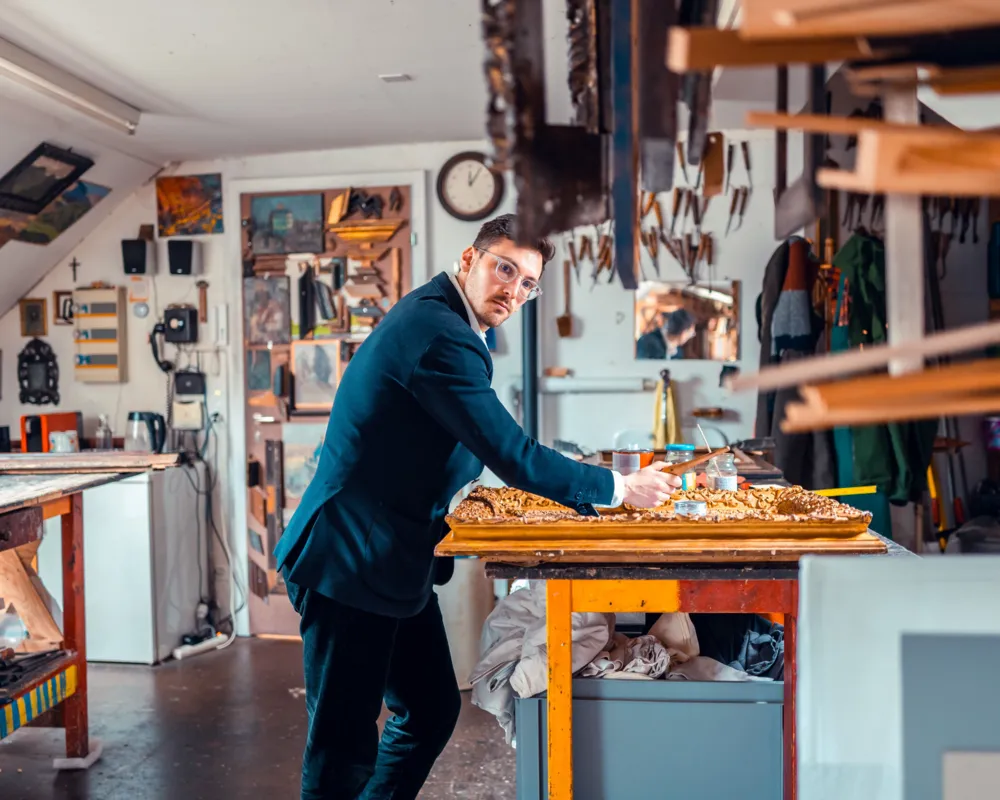 Im Schatten des Kunstwerks