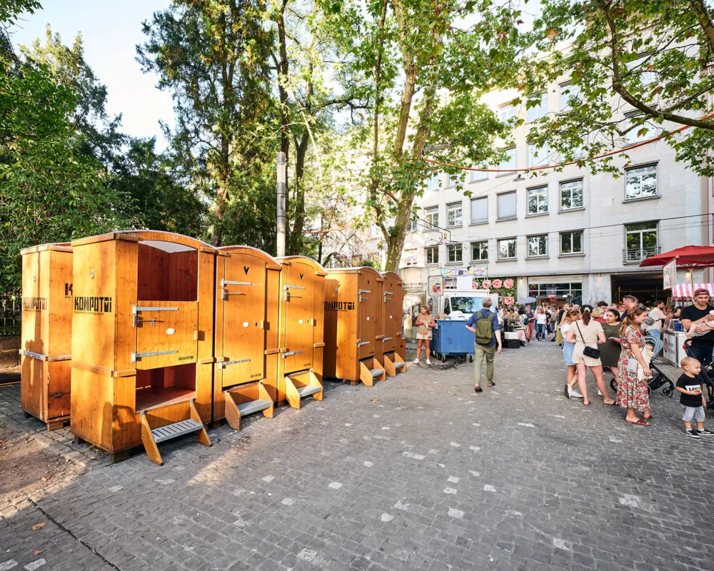 Die Toiletten von Kompotoi sehen nicht nur gut aus, sie sind umweltfreundlich und absolut geruchsfrei.