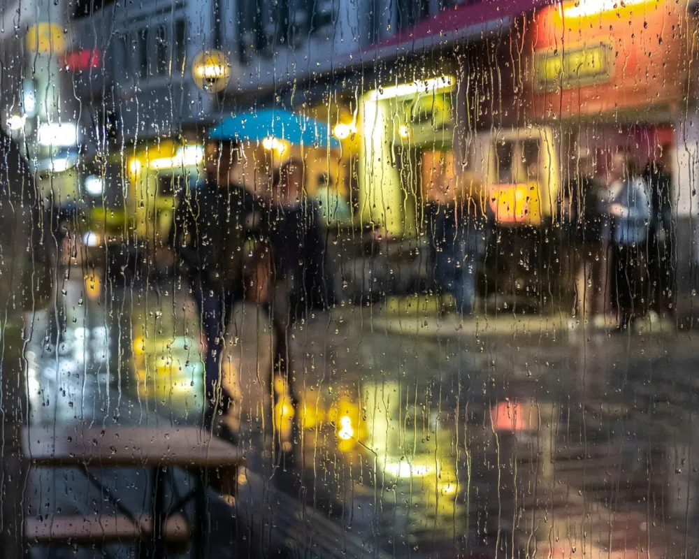 Fröhlicher Regentanz