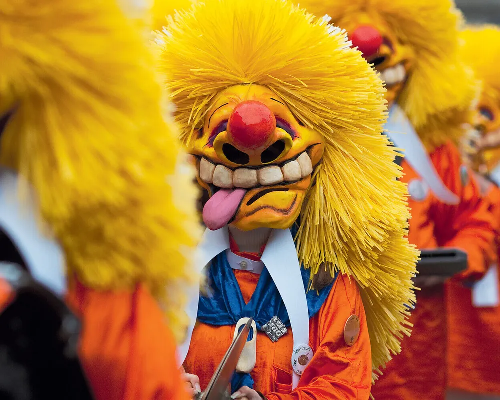 Die Basler Fasnacht beginnt am Montag nach Aschermittwoch um Punkt 4 Uhr morgens und dauert drei Tage. Ein einzigartiges Erlebnis. /// Basel Carnival (Fasnacht) starts at 4 a.m. in the morning on the Monday after Ash Wednesday, and lasts for three days...