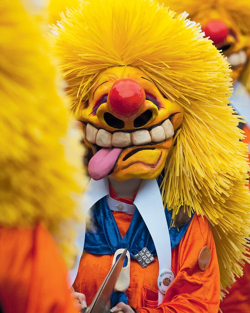 Die Basler Fasnacht beginnt am Montag nach Aschermittwoch um Punkt 4 Uhr morgens und dauert drei Tage. Ein einzigartiges Erlebnis. /// Basel Carnival (Fasnacht) starts at 4 a.m. in the morning on the Monday after Ash Wednesday, and lasts for three days...