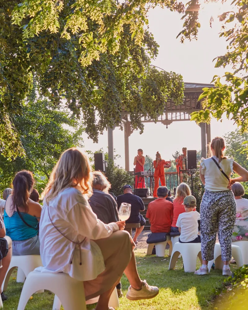 Live-Musik in idyllischem Ambiente