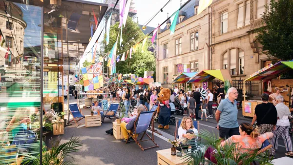 Die Fülle Basels auf 300 Metern – Auch 2024 entzückt das Flâneur Festival in der Elisabethenstrasse tausende Besuchende mit vielen kreativen Angeboten, Workshops, kulinarischer Vielfalt, Musik und endloser Stimmung.
