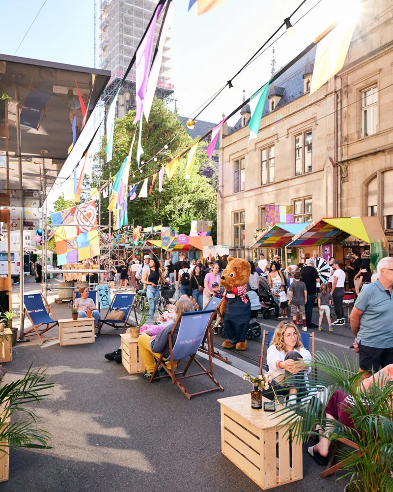 Die Fülle Basels auf 300 Metern – Auch 2024 entzückt das Flâneur Festival in der Elisabethenstrasse tausende Besuchende mit vielen kreativen Angeboten, Workshops, kulinarischer Vielfalt, Musik und endloser Stimmung.