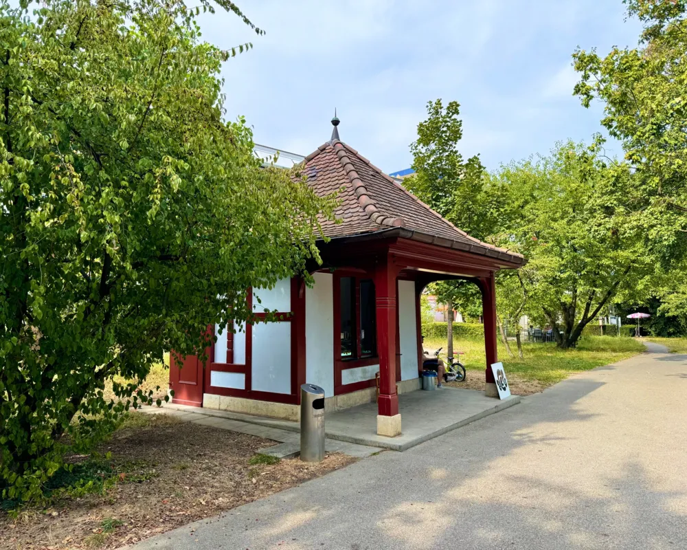Acero Glacé-Kiosk