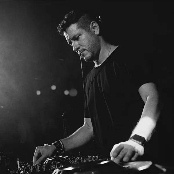 NYE mit Hut und Brille