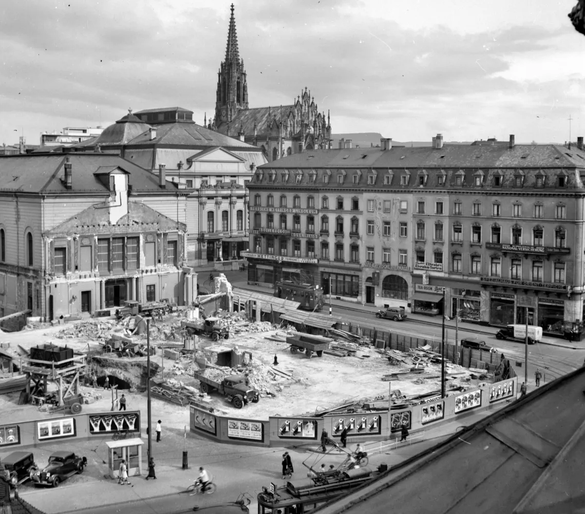 Abbruch des Berri-Baus um 1939.