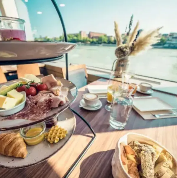 1. August Brunch auf der MS Rhystärn